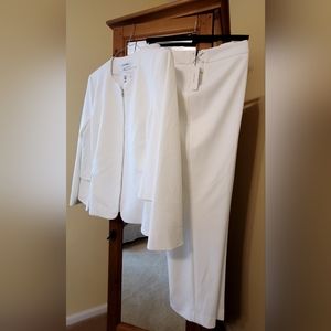 Calvin Klein 18W/22W White Suit